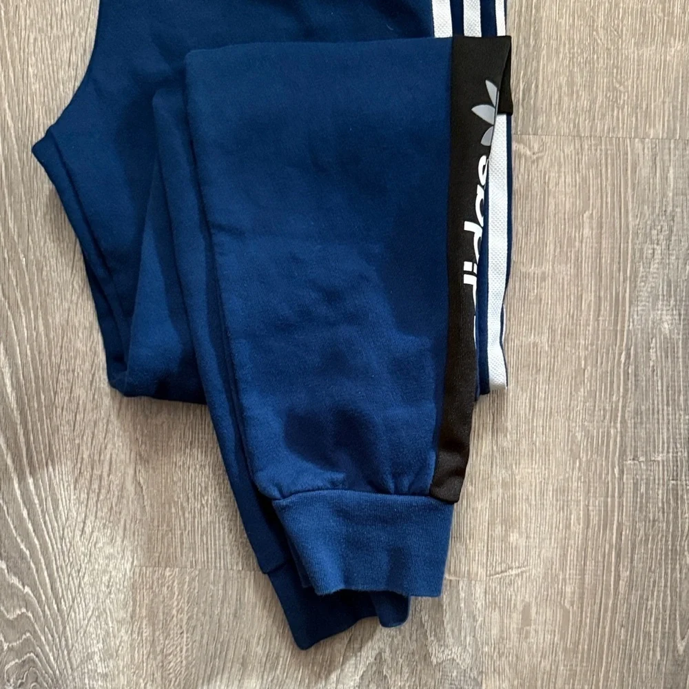 Adidas Navy and White Tracksuit Set - Picture 5 of 6